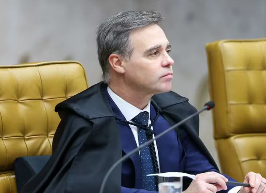Mendonça aguarda relatório da PF antes de decidir futuro do caso Master no STF