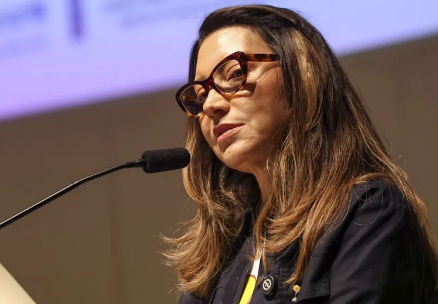 Partido Novo aciona TCU e questiona uso do Planalto na organização de carro alegórico com Janja