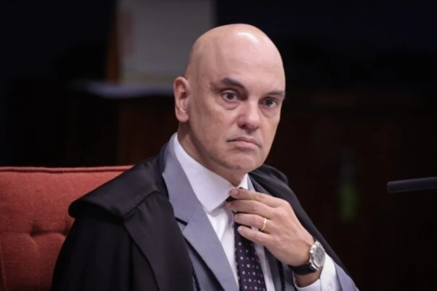 PF prepara relatório sobre menções a Moraes no celular de Vorcaro