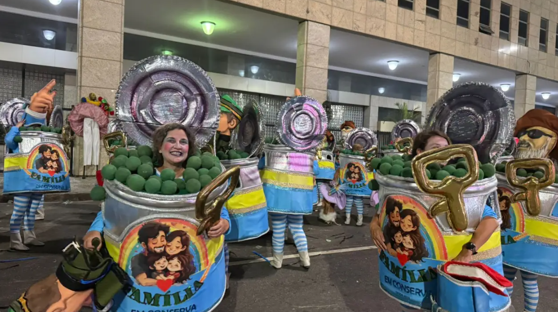Frentes católica e evangélica criticam desfile que homenageou Lula e anunciam medidas judiciais