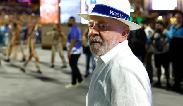 OUTRO PATAMAR: Cartão corporativo de Lula passa de R$ 1,4 bilhão, com gastos concentrados e maioria sob sigilo