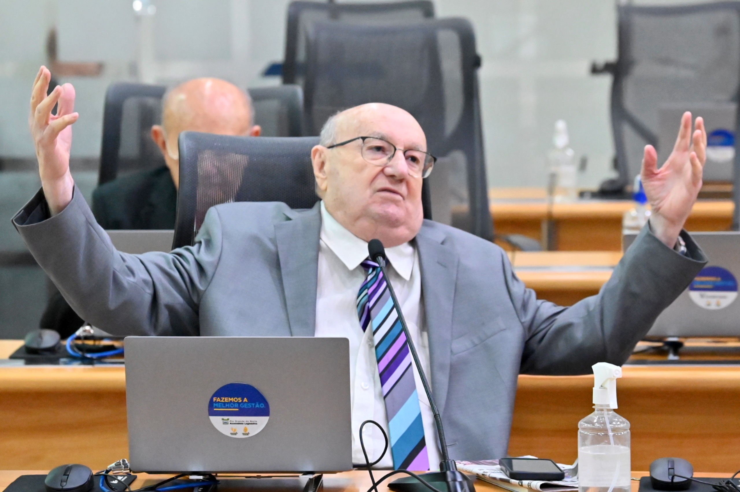 Deputado José Dias relata escândalos nacionais e critica falta de ações de gestão estadual