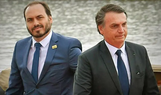 Carlos diz que Bolsonaro prepara lista de pré-candidatos ao Senado e aos governos estaduais