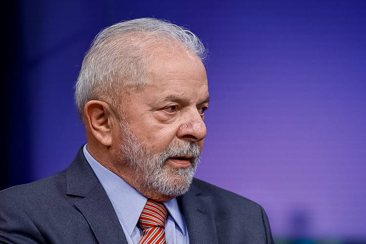 Lula reage e corta repórter: “Não vamos receber criminosos, queremos prendê-los”