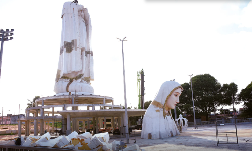 Estátua de Nossa Senhora de Fátima destruída por incêndio seria concluída em abril