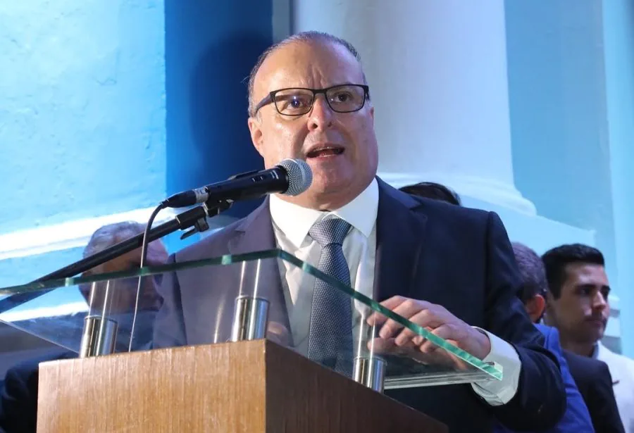 Prefeito Paulinho Freire é hospitalizado com virose e adia leitura da Mensagem Anual na Câmara de Natal