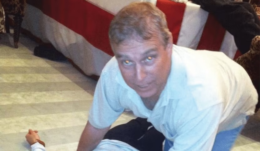 Ex-príncipe Andrew é preso por ligações com Epstein