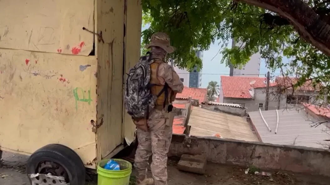 Forças de segurança cercam Mãe Luíza em nova ofensiva contra o crime organizado