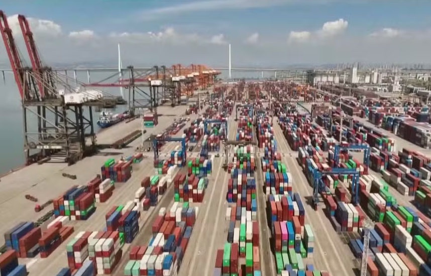 Governo Federal sobe imposto de importação de mais de mil itens, incluindo celulares