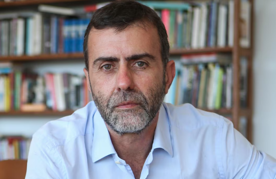 Freixo tem documento pronto com defesa de repasse de R$ 1 milhão à escola de samba que homenageia Lula na Sapucaí