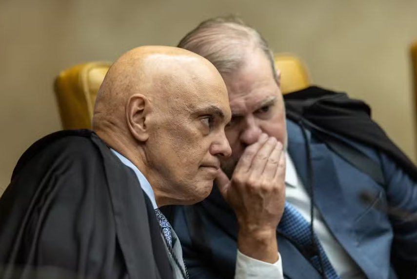 Senador obtém número mínimo de assinaturas para pedir abertura de CPI contra Moraes e Toffoli por caso Master