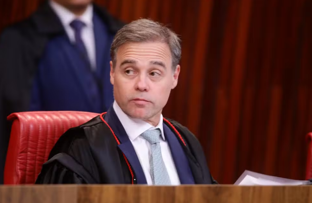 Polícia avalia ampliar segurança para esposa e filhos do ministro André Mendonça