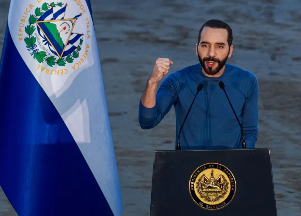 El Salvador avança e aprova prisão perpétua para crimes graves