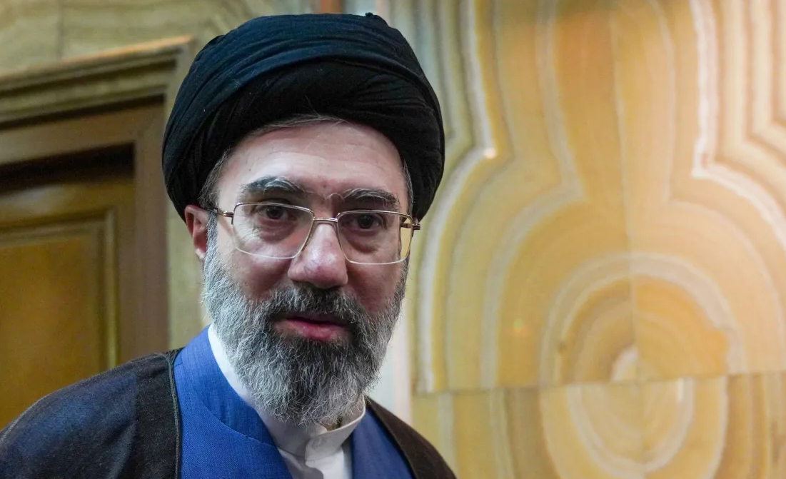 Trump diz que a CIA o informou que o novo líder supremo do Irã é gay