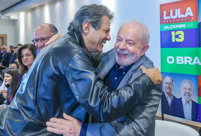 CONTAS PIORAM E PRESSÃO CRESCE: Gestão Haddad deixa marcas nas finanças do governo Lula