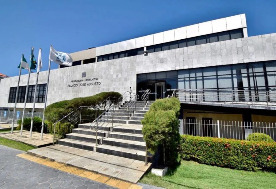 Eleição indireta: ALRN deve fixar voto aberto, prazos curtos e filiação partidária obrigatória em caso de dupla vacância