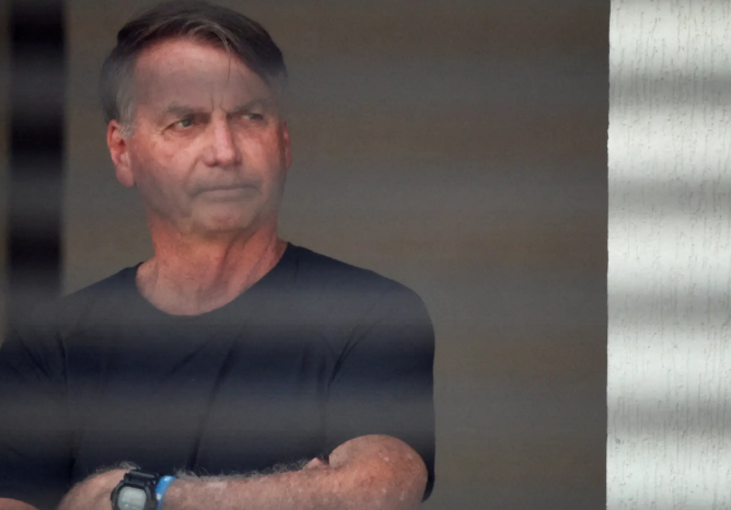 Defesa prepara novo pedido de domiciliar após internação de Bolsonaro