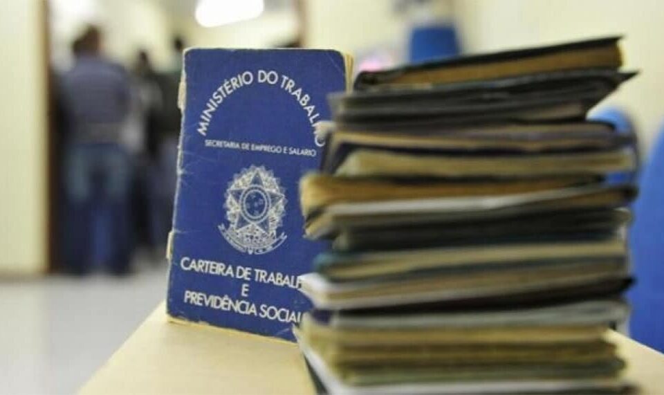 Desemprego sobe e escancara fragilidade crônica do mercado de trabalho no Brasil