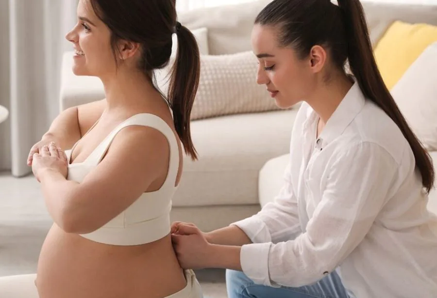 Câmara aprova projeto que regulamenta profissão de doula no Brasil