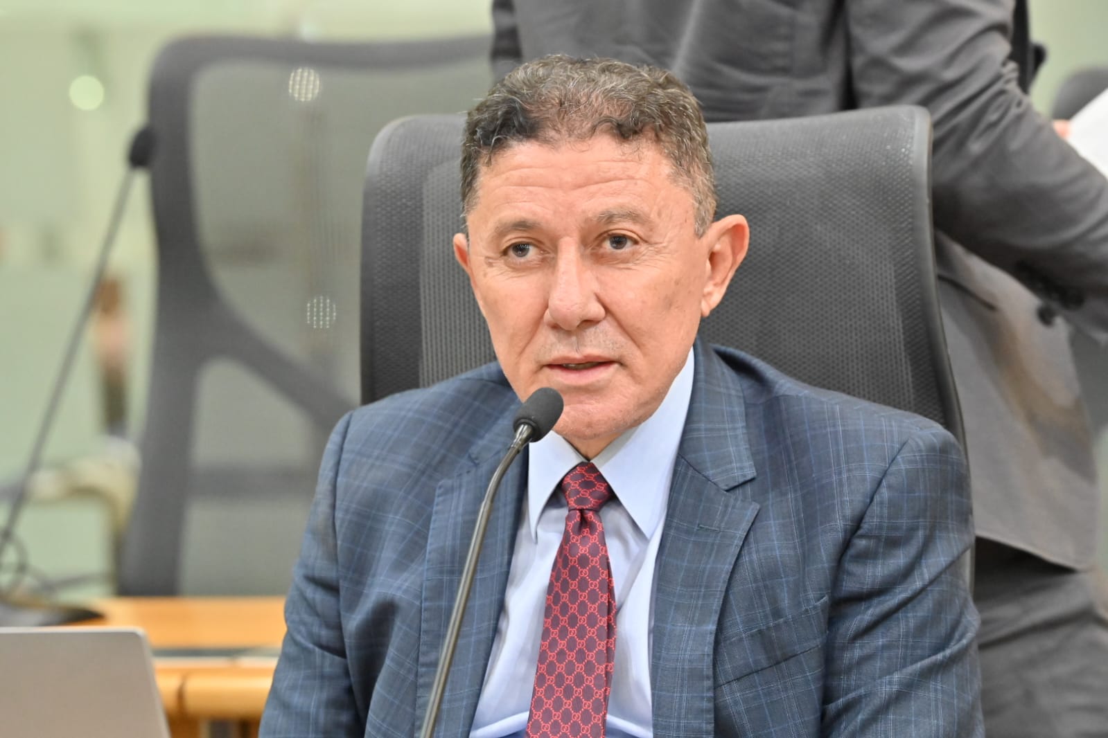 Dr. Kerginaldo cobra regularização de pagamentos para retomada de cirurgias no Walfredo Gurgel