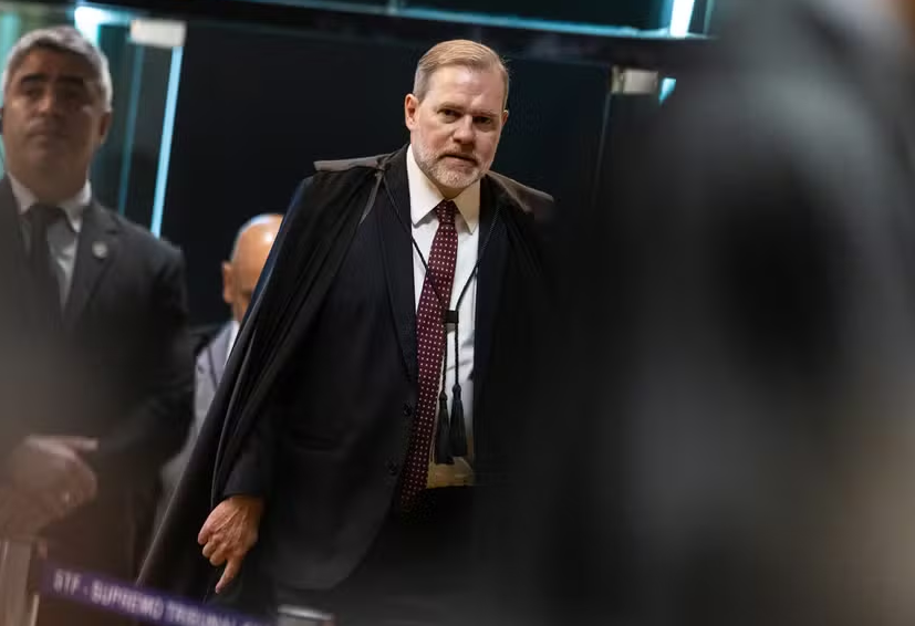 Toffoli diz a interlocutores que não está impedido de julgar decisão de Mendonça sobre prisão de Vorcaro