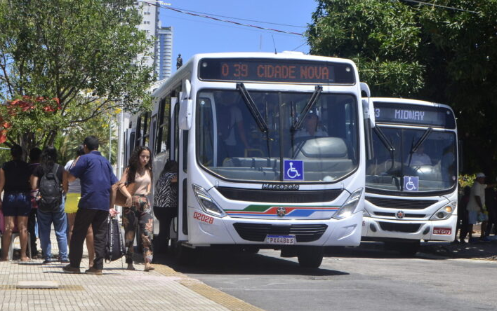 Prefeito Paulinho Freire anuncia transporte público gratuito aos domingos em Natal