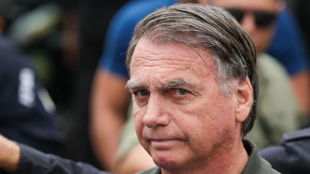 Mesmo com melhora, Bolsonaro segue na UTI e sem previsão de alta