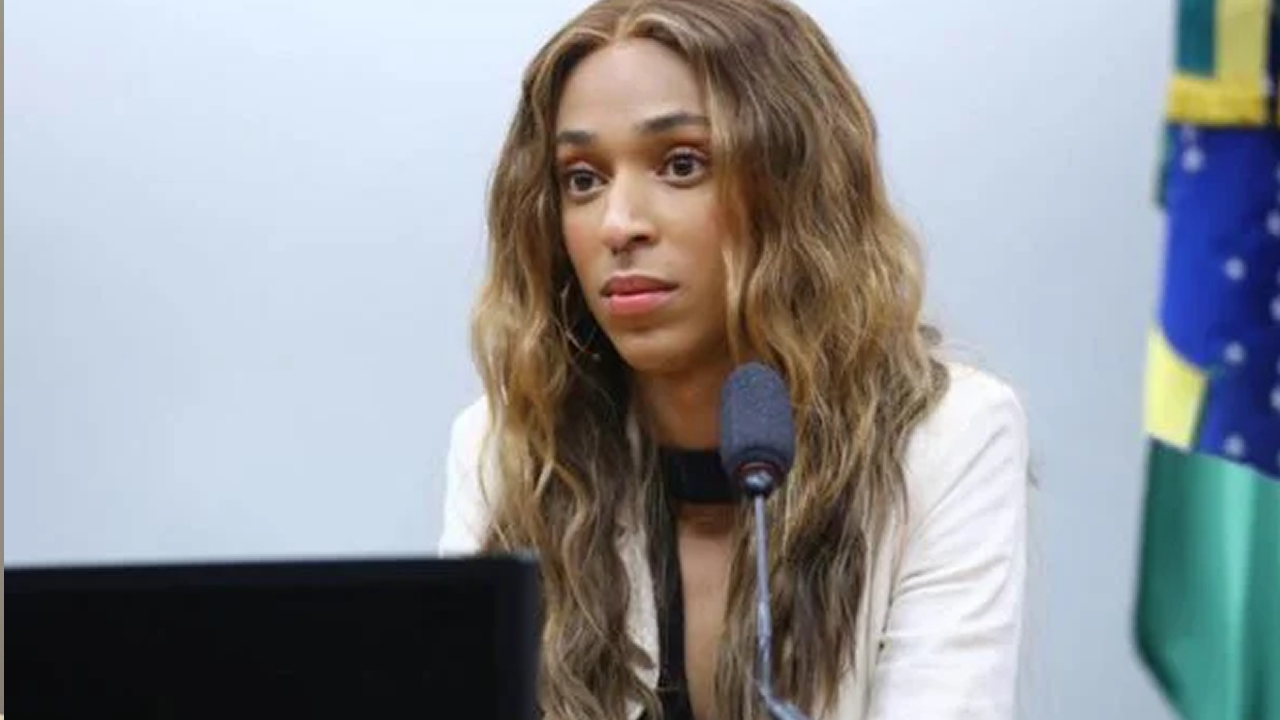 ONG Feminista processa Erika Hilton por chamar mulheres de “imbeCIS”