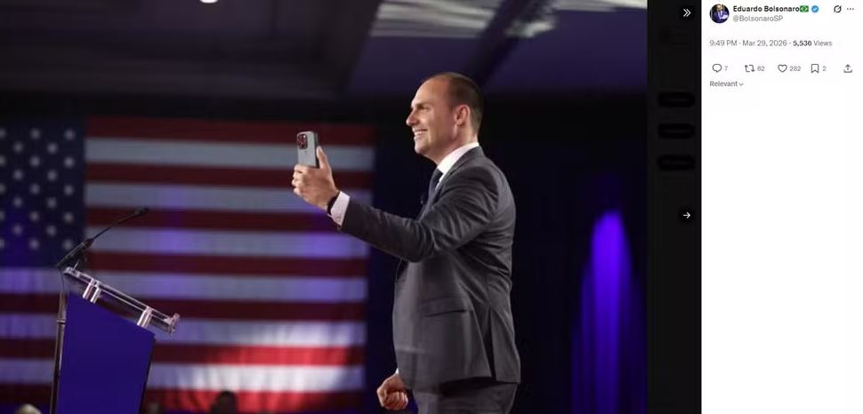 Moraes manda defesa de Bolsonaro explicar fala de Eduardo sobre suposto acesso a vídeo em rede social