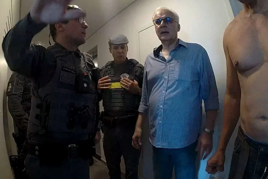 Visita de 12 minutos: desembargador orientou coronel na cena do crime