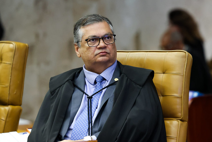 Dino barra quebra de sigilo de Lulinha e outros investigados na CPMI do INSS