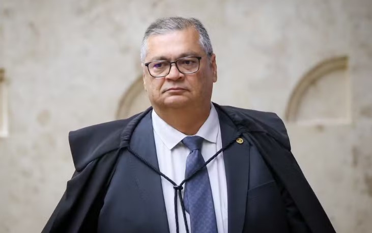 Ré no STF após confusão com Dino em avião, servidora quebra silêncio e diz: “É invenção”