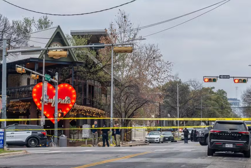 EUA: Ataque a tiros no Texas deixa pelo menos três mortos em potencial ‘ato de terrorismo’, diz FBI; atirador usava camisa com bandeira do Irã