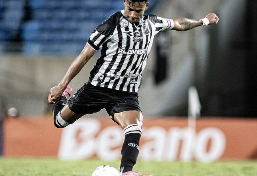 Wallyson decide clássico, chega a 105 gols e entra no top 3 da artilharia do ABC