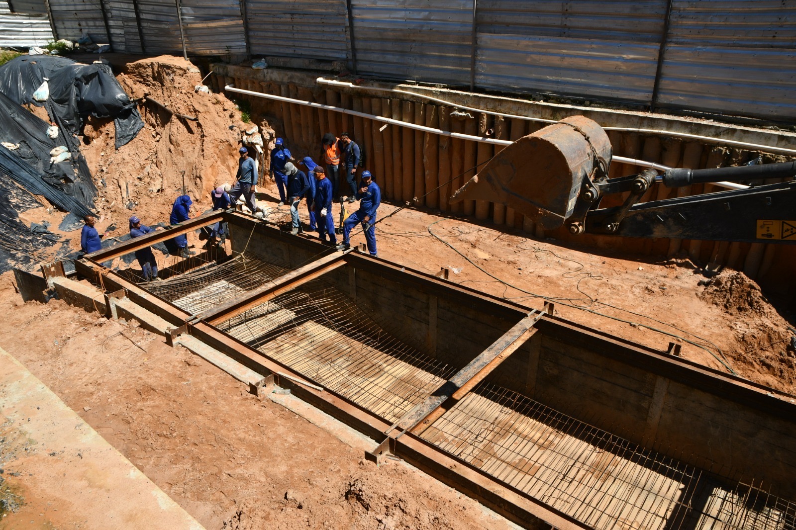 Obra da Rua José Luís da Silva avança para fase final na Zona Norte