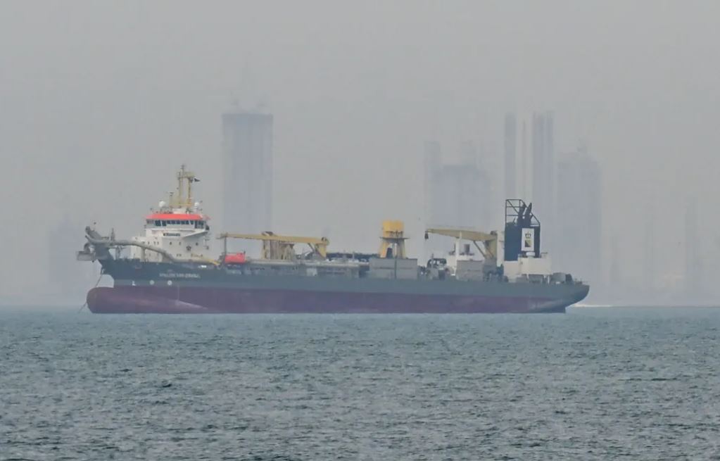 Irã descarta reabrir Estreito de Ormuz em troca de cessar-fogo temporário