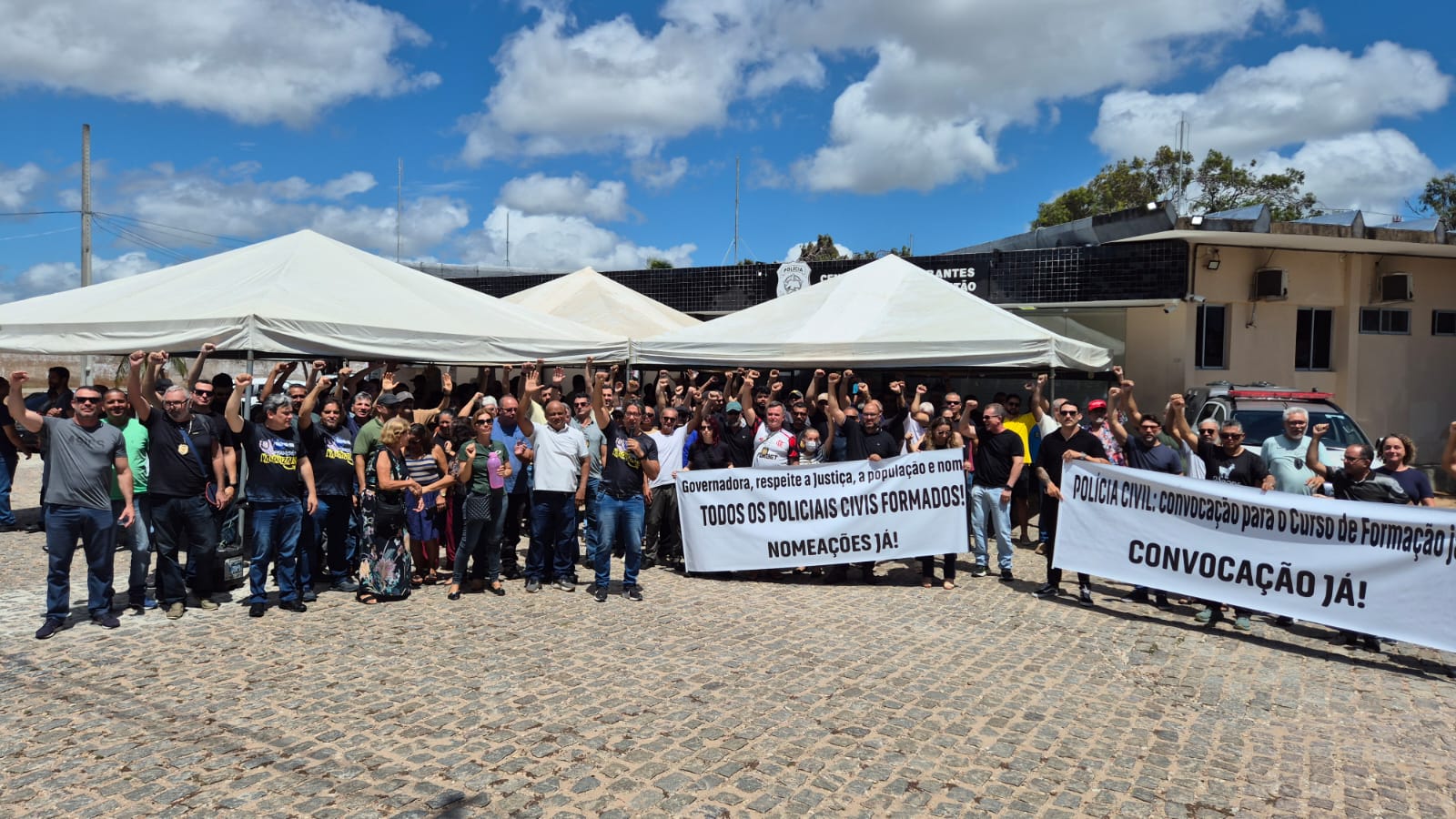 Policiais civis e servidores da Segurança fazem protesto e cobram avanços do Governo do RN