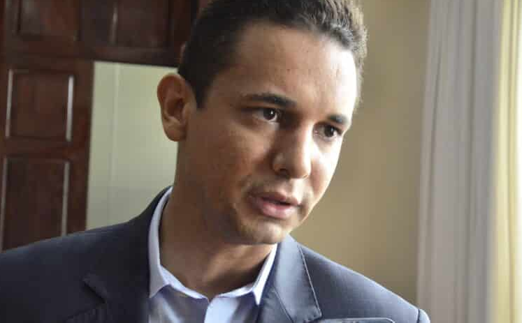 TRE vê ilegalidade e derruba pesquisa que colocava Alysson com mais de 20% na liderança