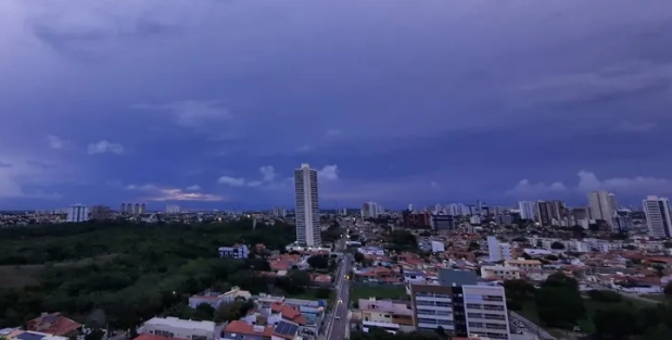 ALERTA DE PERIGO NO RN: chuvas intensas e ventos de até 100 km/h atingem Natal e mais de 30 cidades; veja lista completa