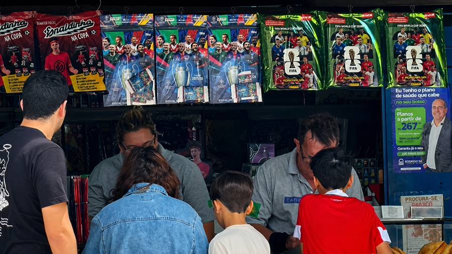 Álbum da Copa do Mundo 2026 chega às bancas e movimenta colecionadores
