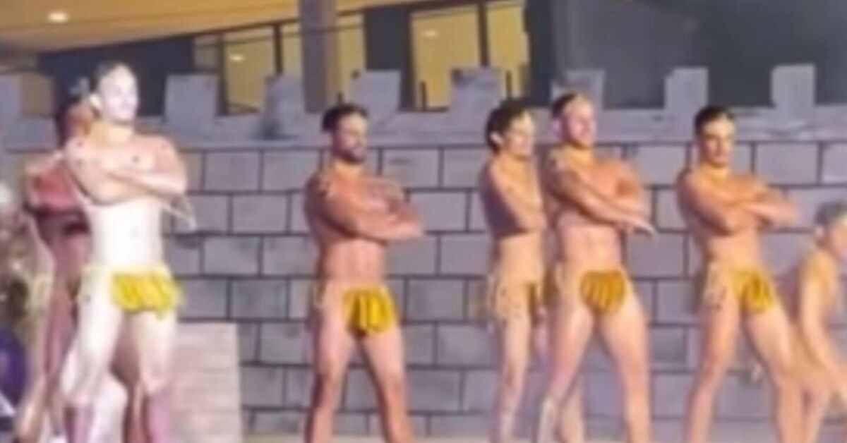 VÍDEO: Com atores seminus, encenação do ‘Bacanal do rei Herodes’ em espetáculo da Paixão de Cristo em Pernambuco causa polêmica