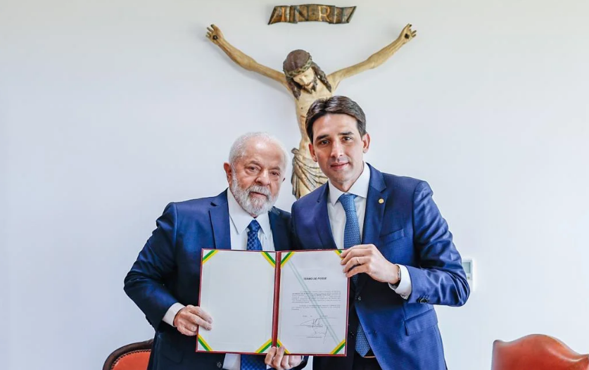 Master pagou R$ 1,1 milhão a empresa ligada ao pai de ex-ministro de Lula