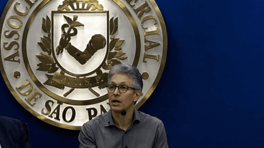 Zema diz detestar políticos e que o diabo mandou o PT a Minas