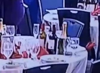 VÍDEO: Jornalistas são acusados de roubarem bebidas de evento com Trump durante tumulto causado por tiroteio