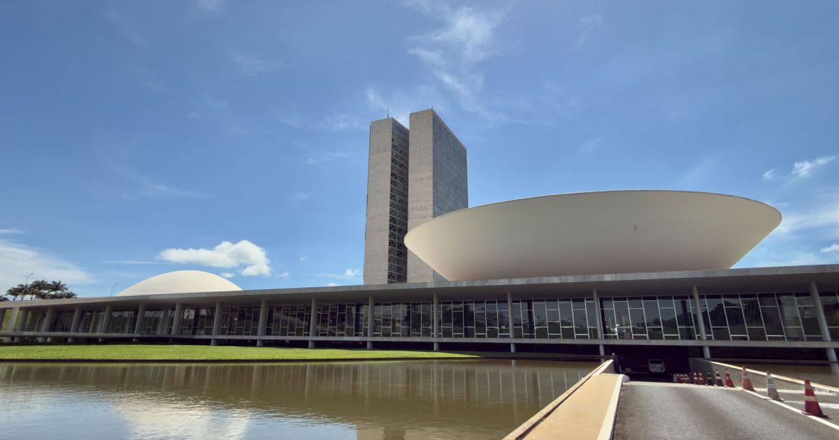 Cláusula de barreira ameaça 20 partidos com corte de recursos e tempo de TV