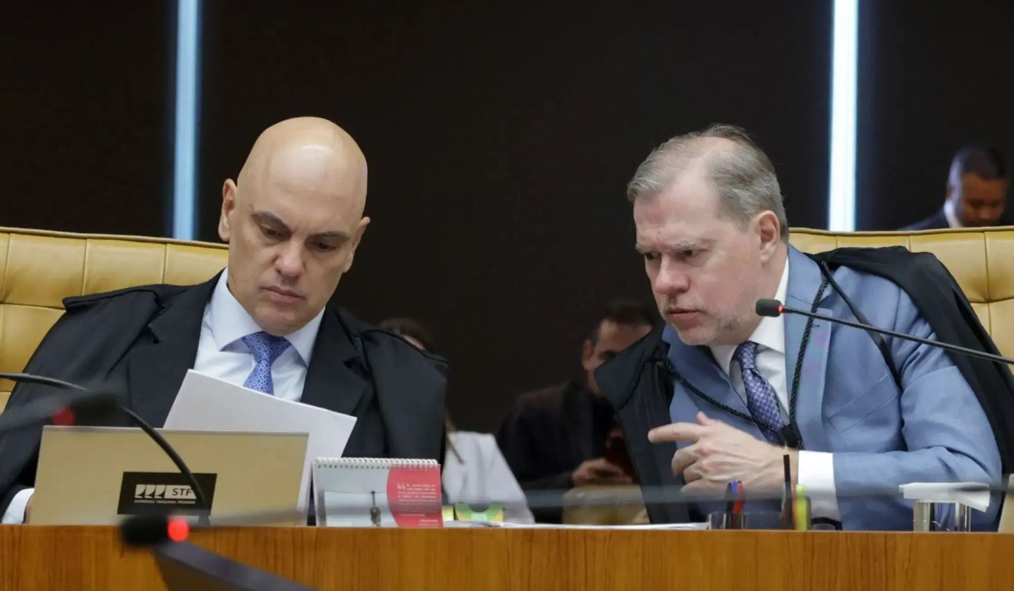 Moraes e Toffoli acumulam novos pedidos de impeachment após caso Master