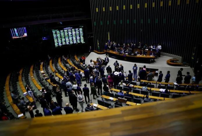 PL e PSDB lideram crescimento na Câmara dos Deputados em janela partidária; veja movimentações por partido