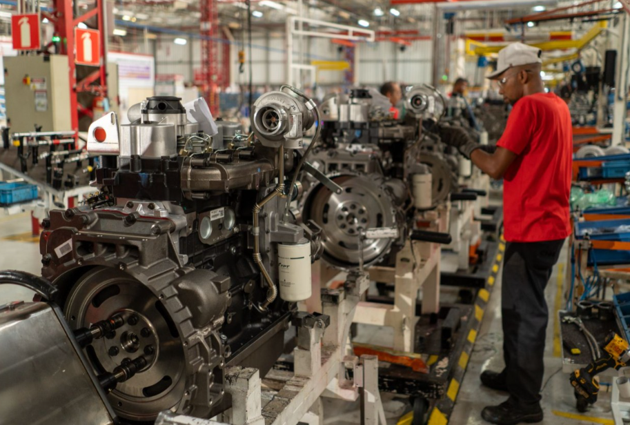 Confiança da indústria cai pelo 3º mês seguido e atinge menor nível desde 2020