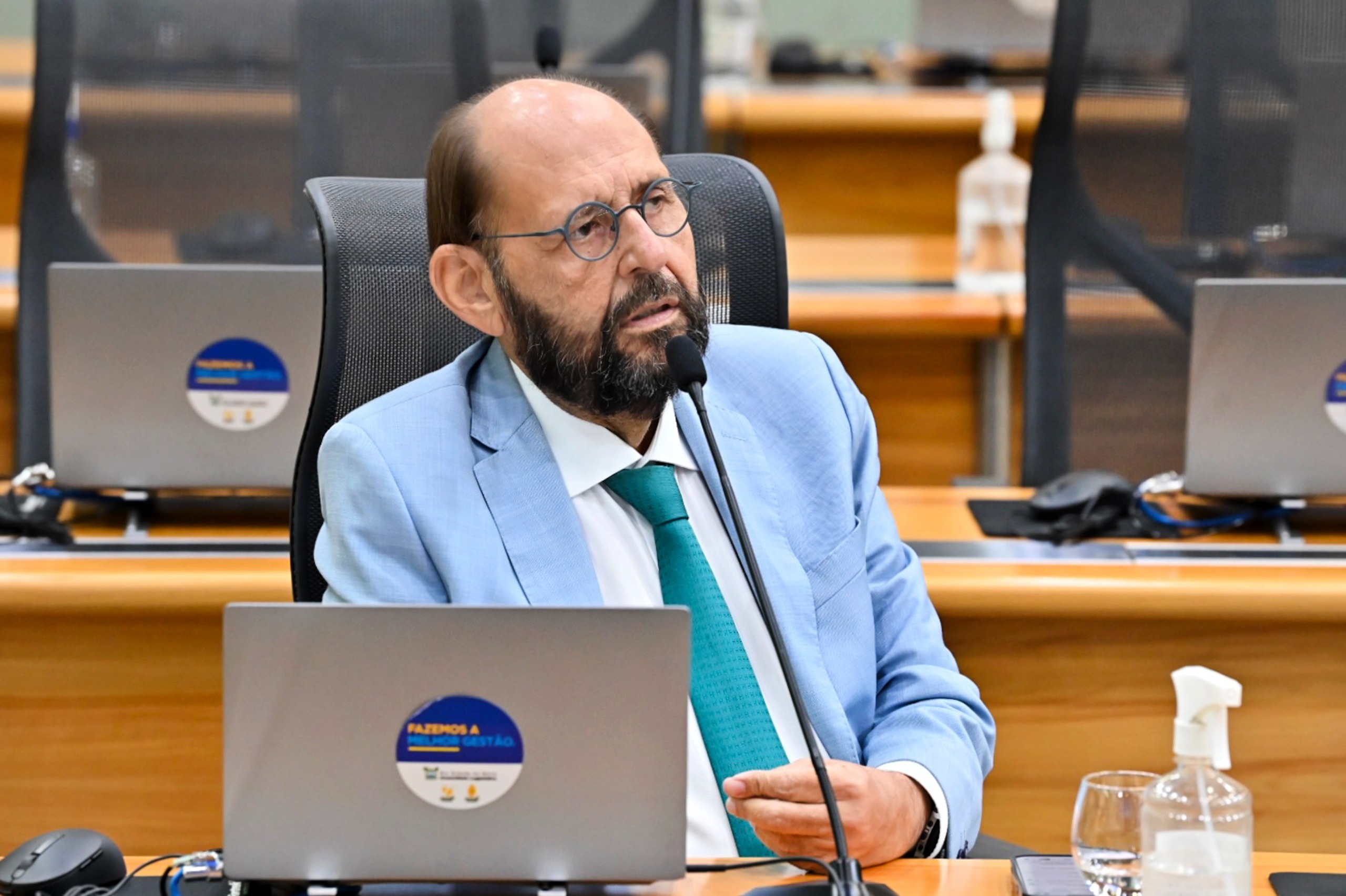 Deputado Gustavo Carvalho critica gestão da saúde e aponta precariedade no Walfredo Gurgel
