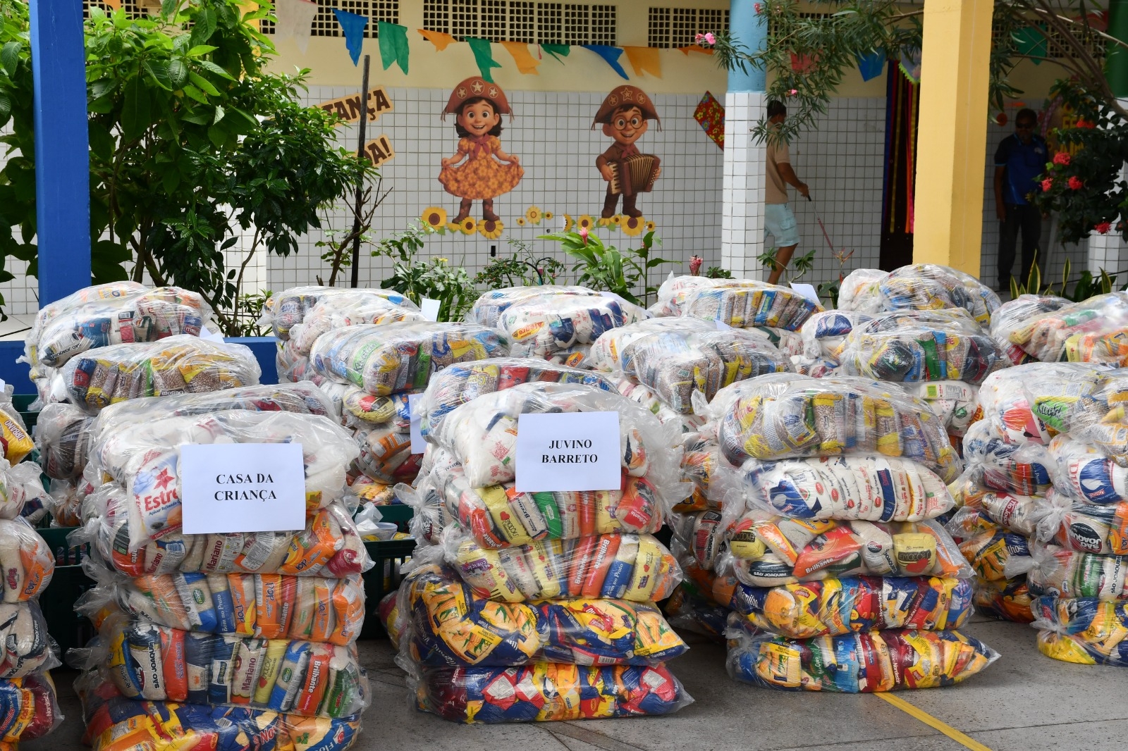 Prefeitura do Natal realiza entrega de 17 toneladas de alimentos para instituições